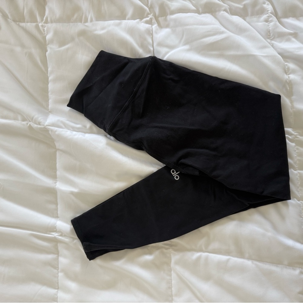 ALO Yoga Black Leggings Sleek Athletic Fit
